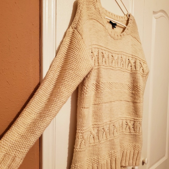 American Eagle sweater NWOT - Picture 2 of 2